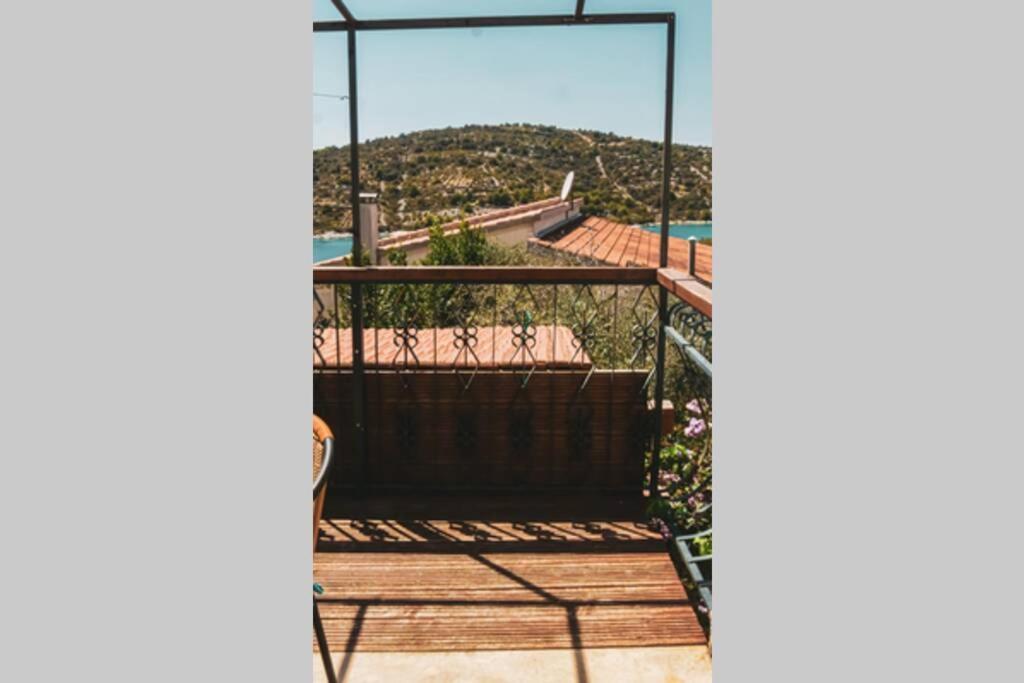 One Bedroom Apartment With Terrace And Seaview - B 塞维德 外观 照片